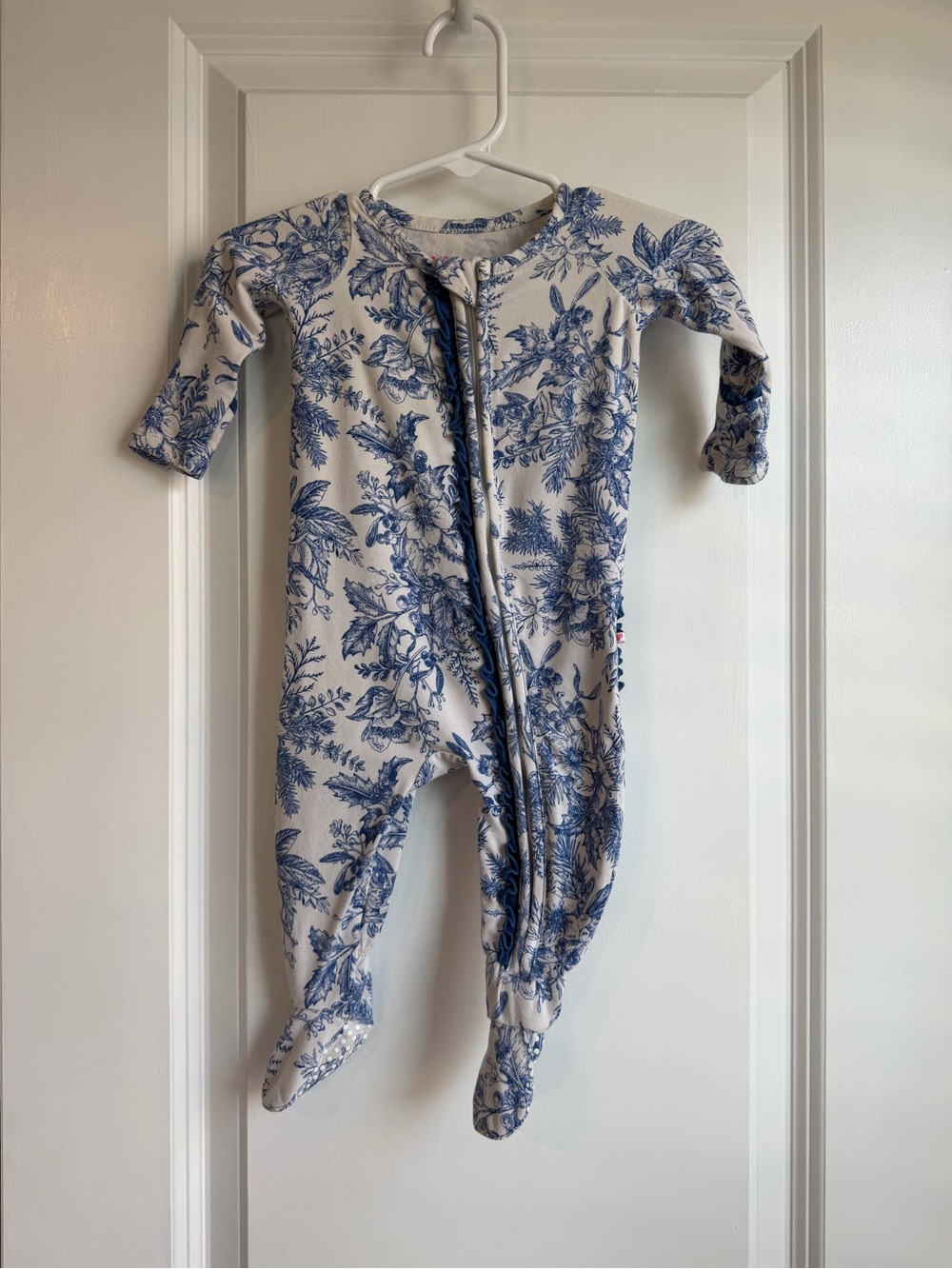 Ruffle Butts Girls Winter Bliss Toile Zippered Footie Blue White Size 0-3 Months